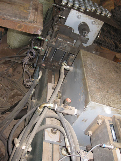 产品名称：roller press installing machine